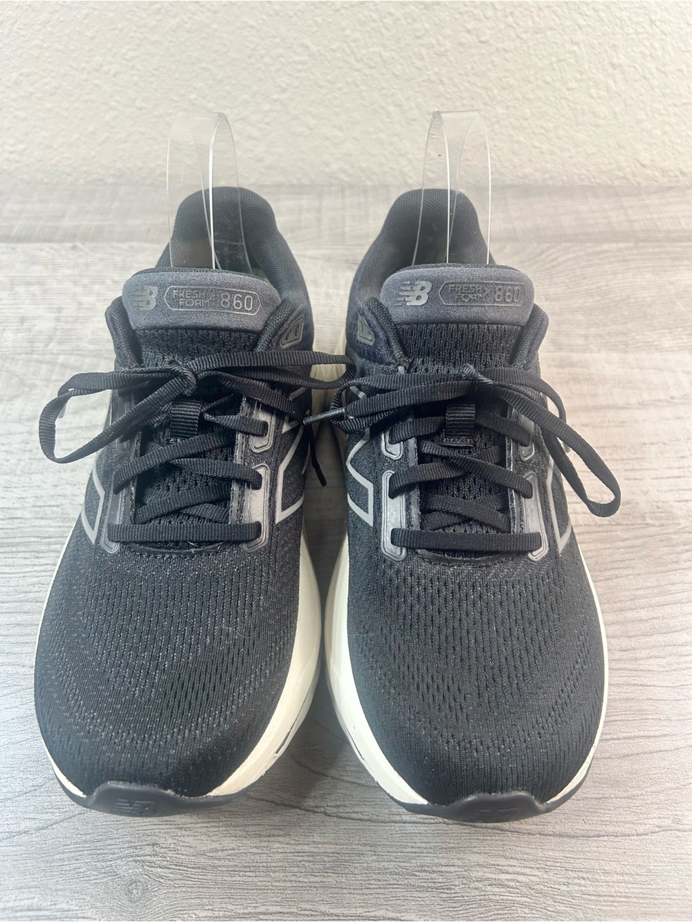 New Balance Size 8 Men's/9.5 Women’s Black & White Fresh Foam Athletic Shoes B - Picture 2 of 9